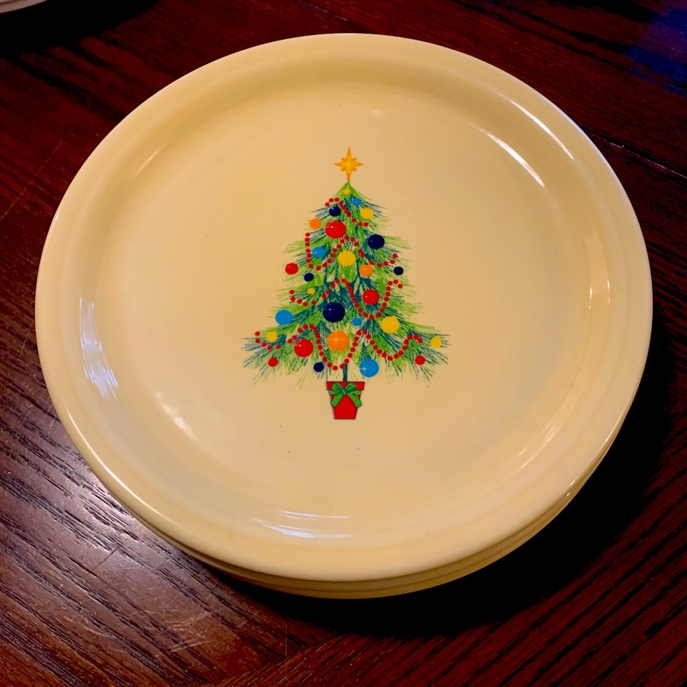 Fiesta ware 9 in Christmas plates